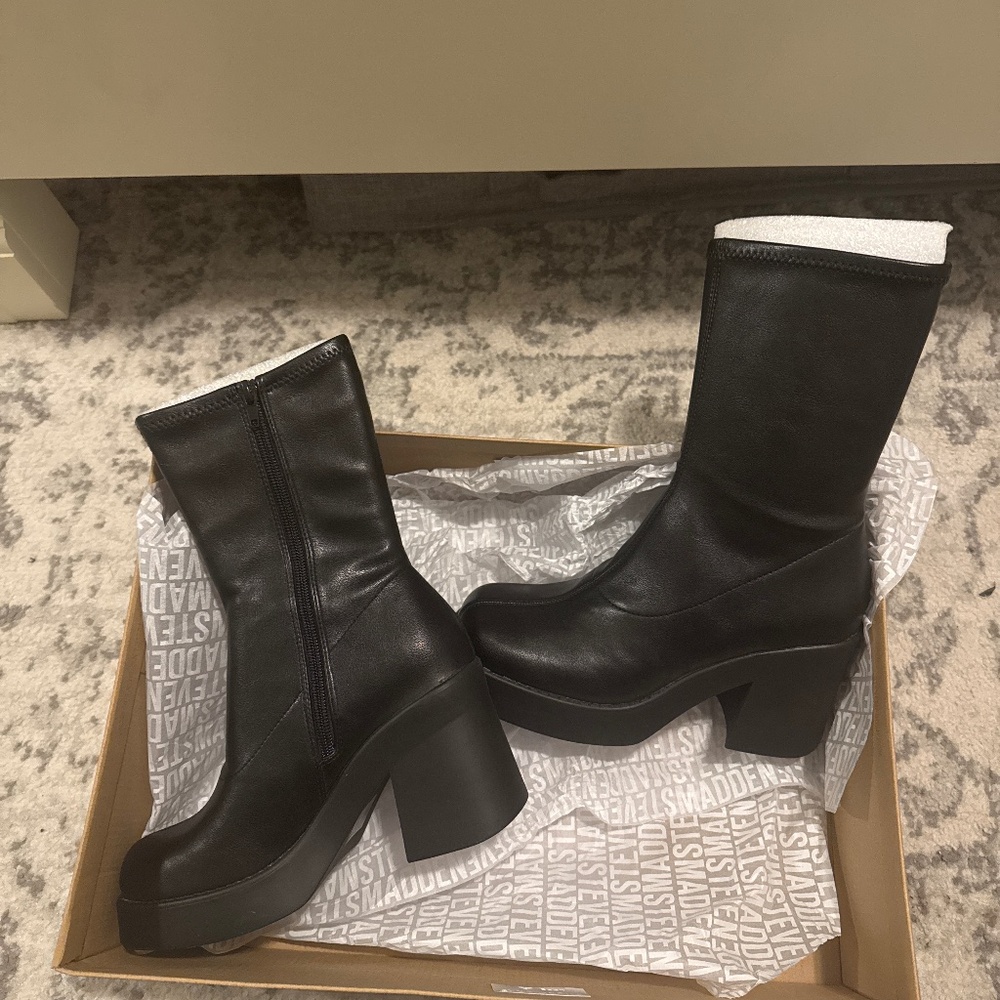 Steve Madden KLAYTON BLACK size 7